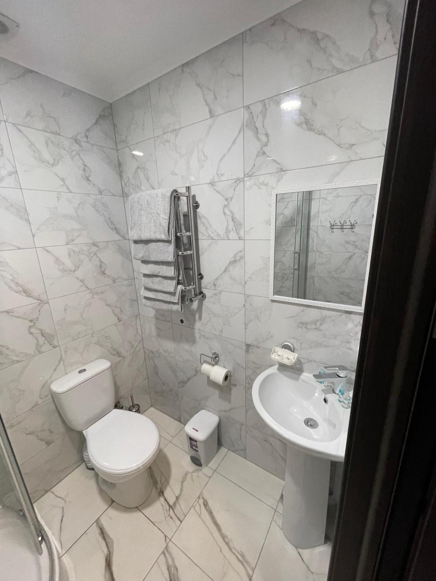 Ні Пуху, Ні Пера! Hotel Reshetylivka ภายนอก รูปภาพ